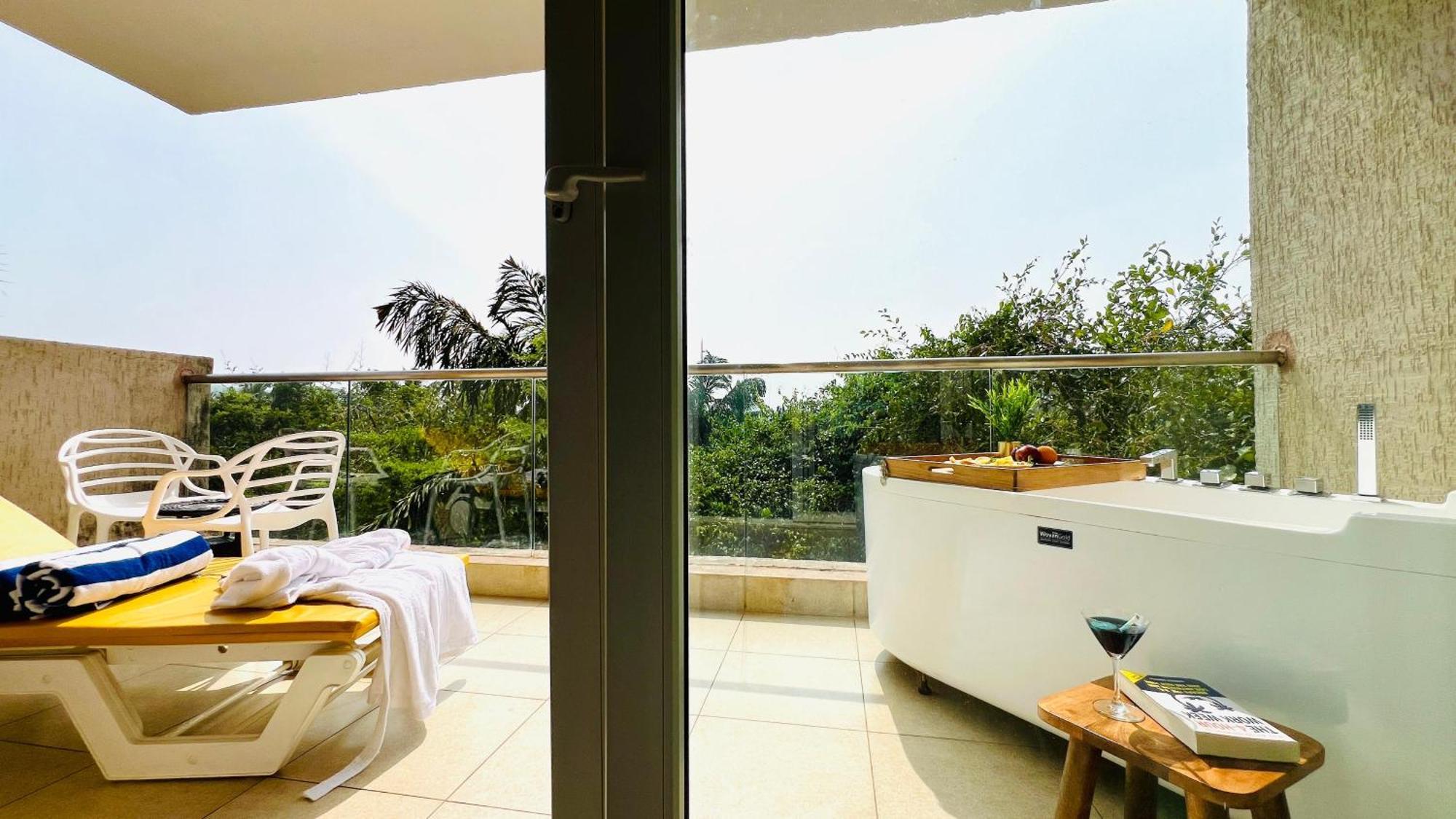Bluo Amani Vagator - Boutique Hotel Goa Anjuna Exterior photo